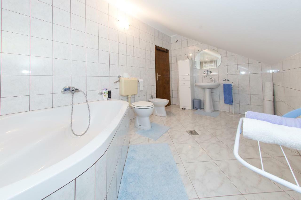 Apartamento Apartman Dubravcic Otočac Exterior foto