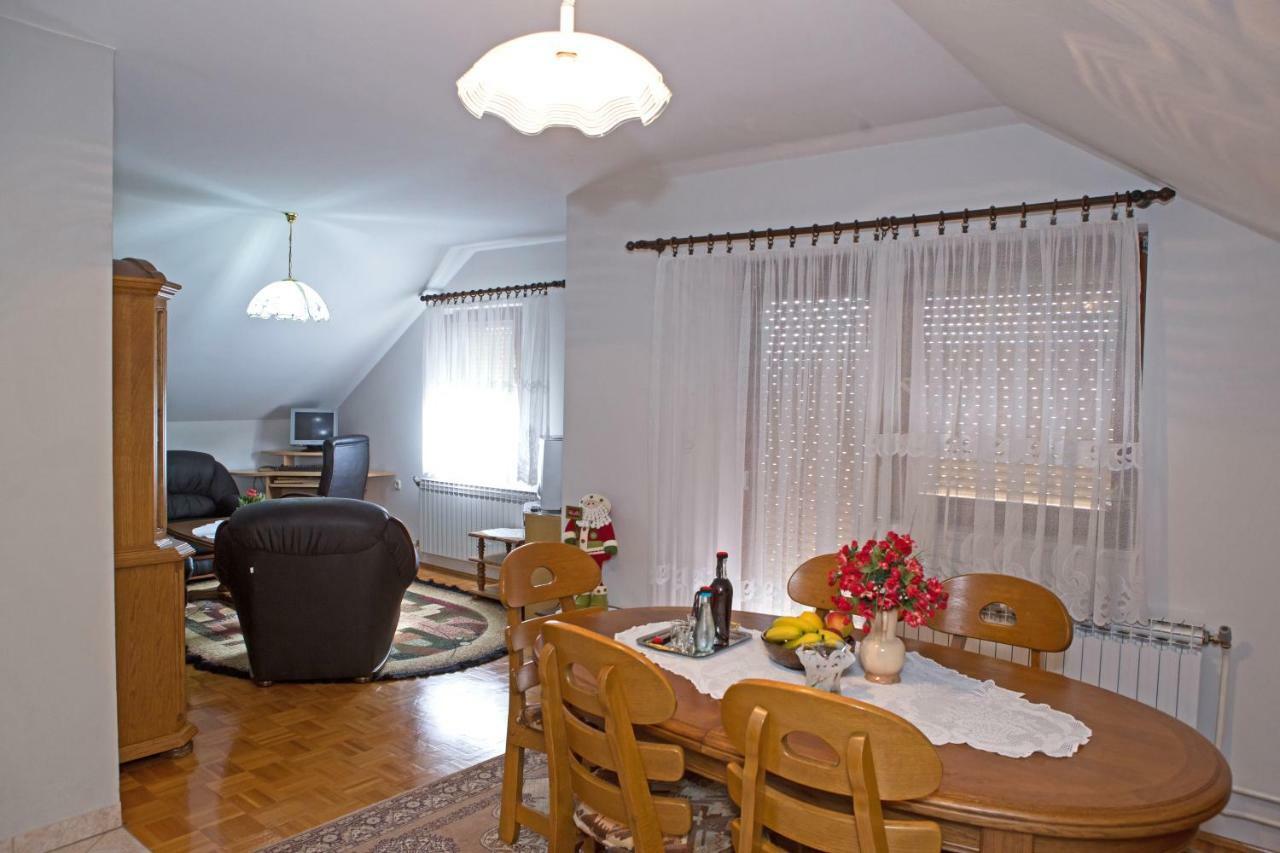 Apartamento Apartman Dubravcic Otočac Exterior foto