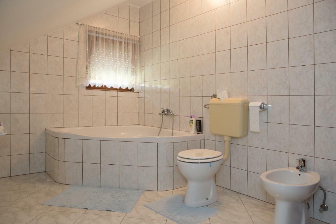 Apartamento Apartman Dubravcic Otočac Exterior foto