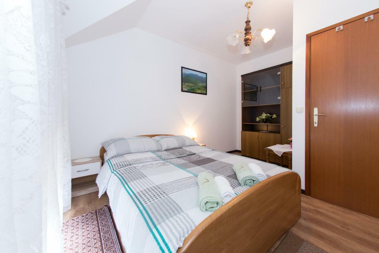 Apartamento Apartman Dubravcic Otočac Exterior foto