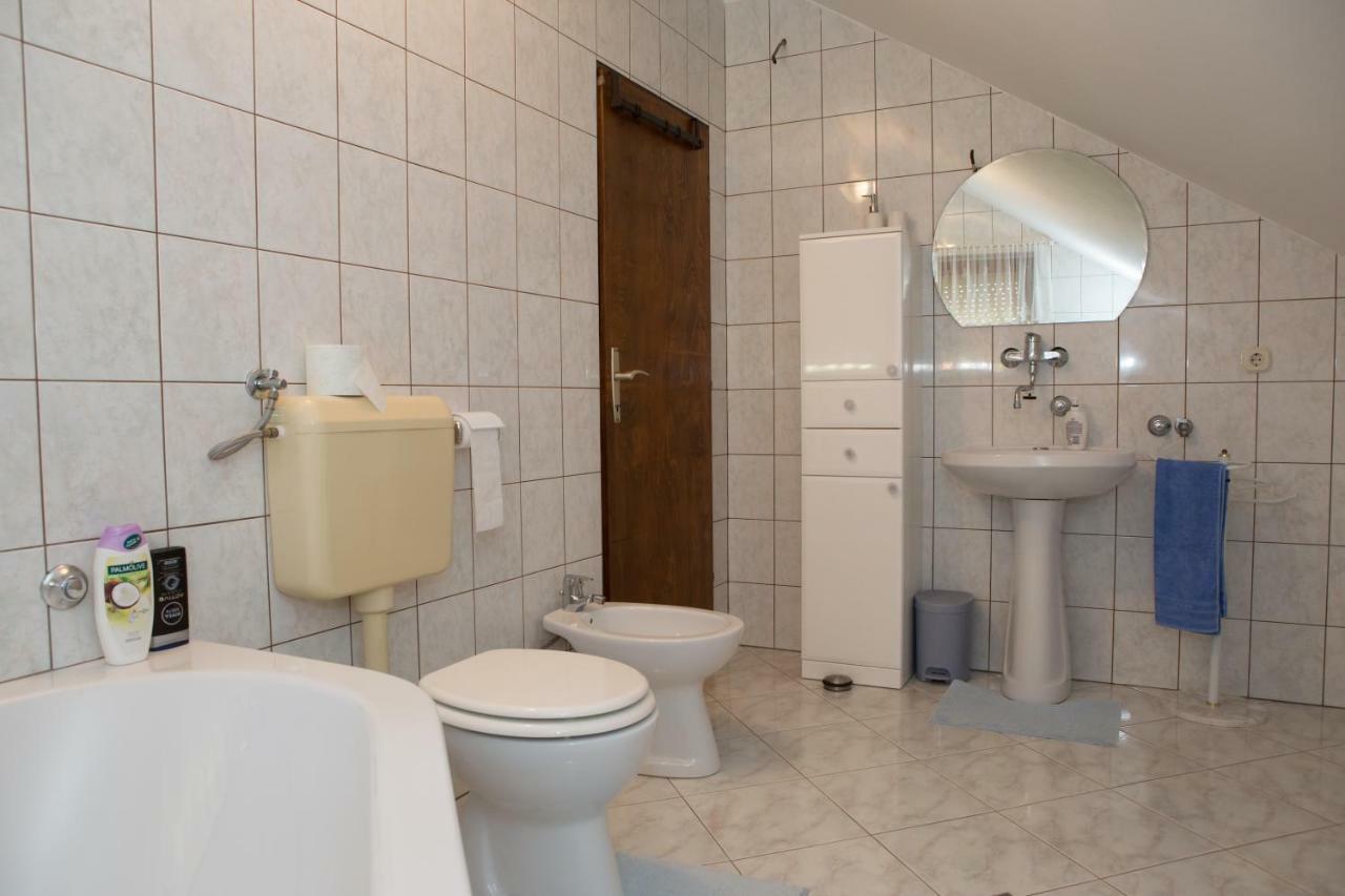 Apartamento Apartman Dubravcic Otočac Exterior foto